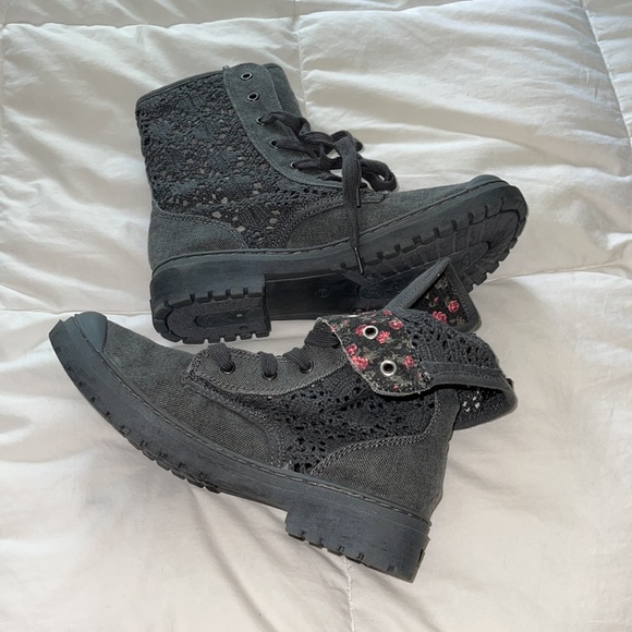 NIB Roxy Boots - Picture 5 of 5